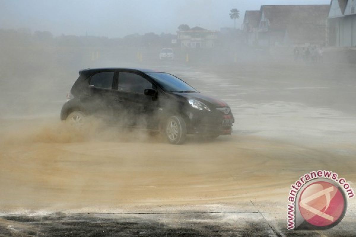 Trik sukses parkir 180 derajat dari Alvin Bahar