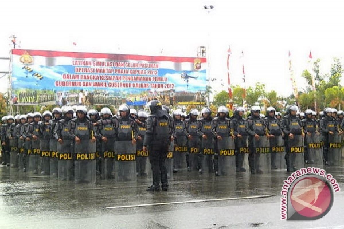 120 Anggota Brimob Kalbar Bantu Amankan Pillkada Kapuas Hulu 