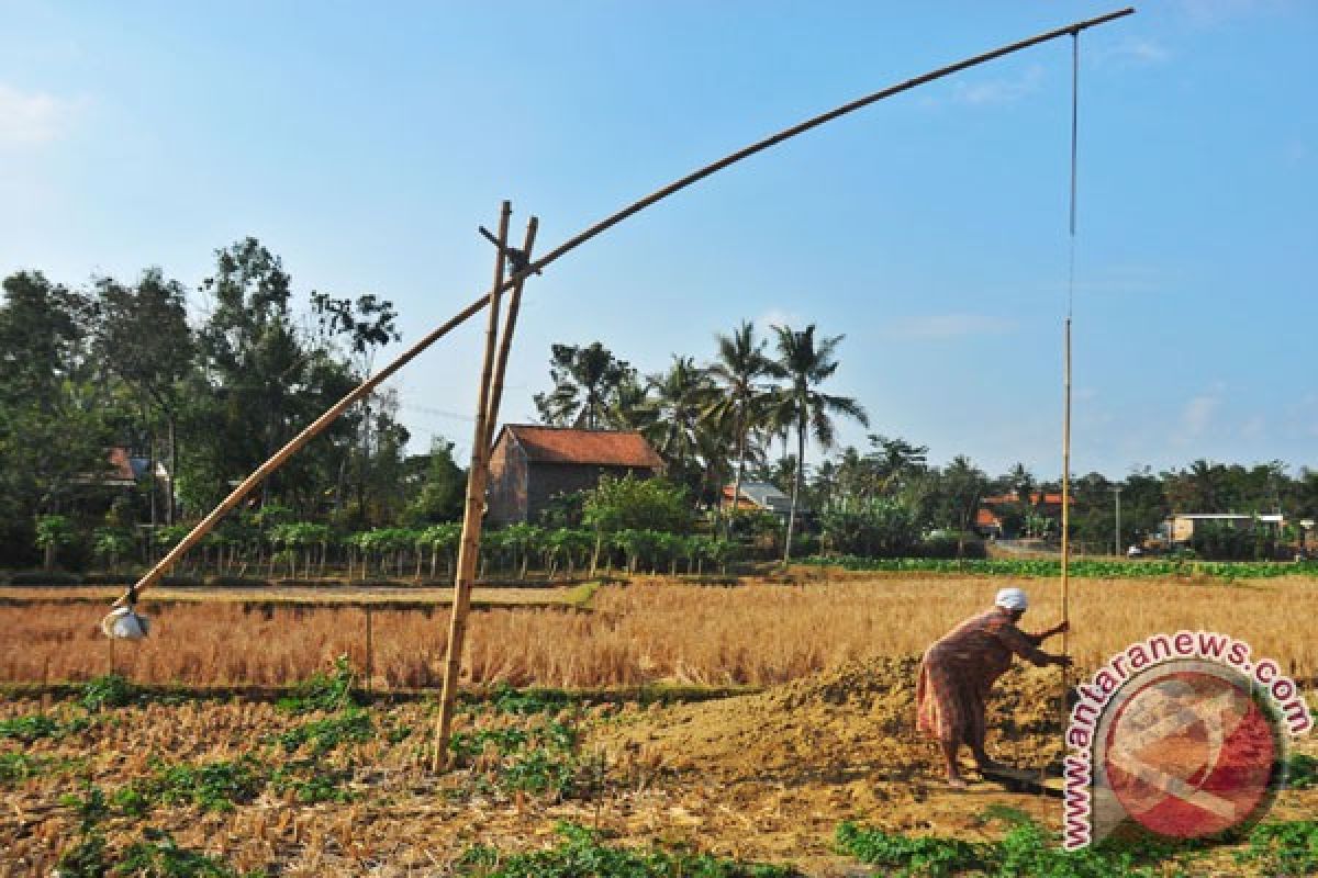 Cilacap salurkan bantuan air selama Idul Adha