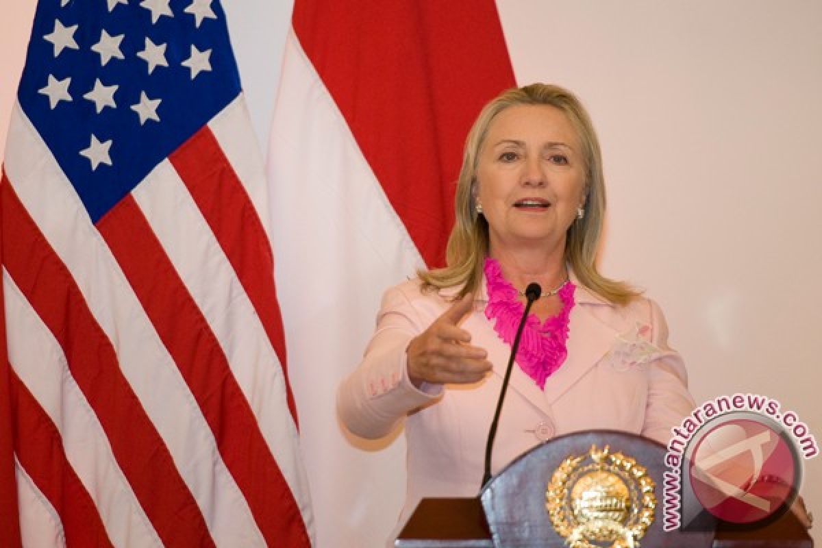 Clinton says she doesn't see getting back into politics