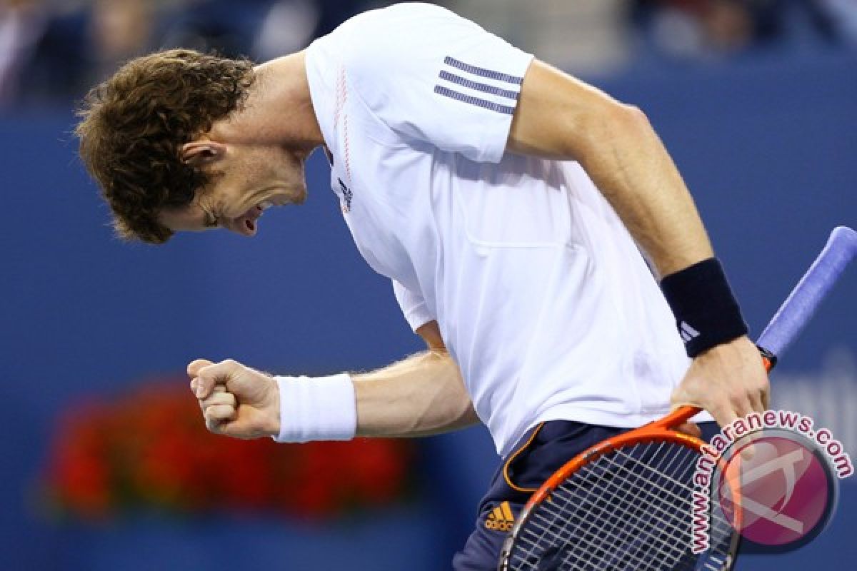 Andy Murray libas Coric di Paris Masters
