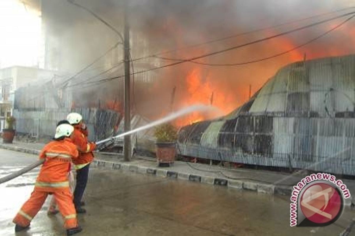 Belasan Rumah Di Pasar Lama  Terbakar 