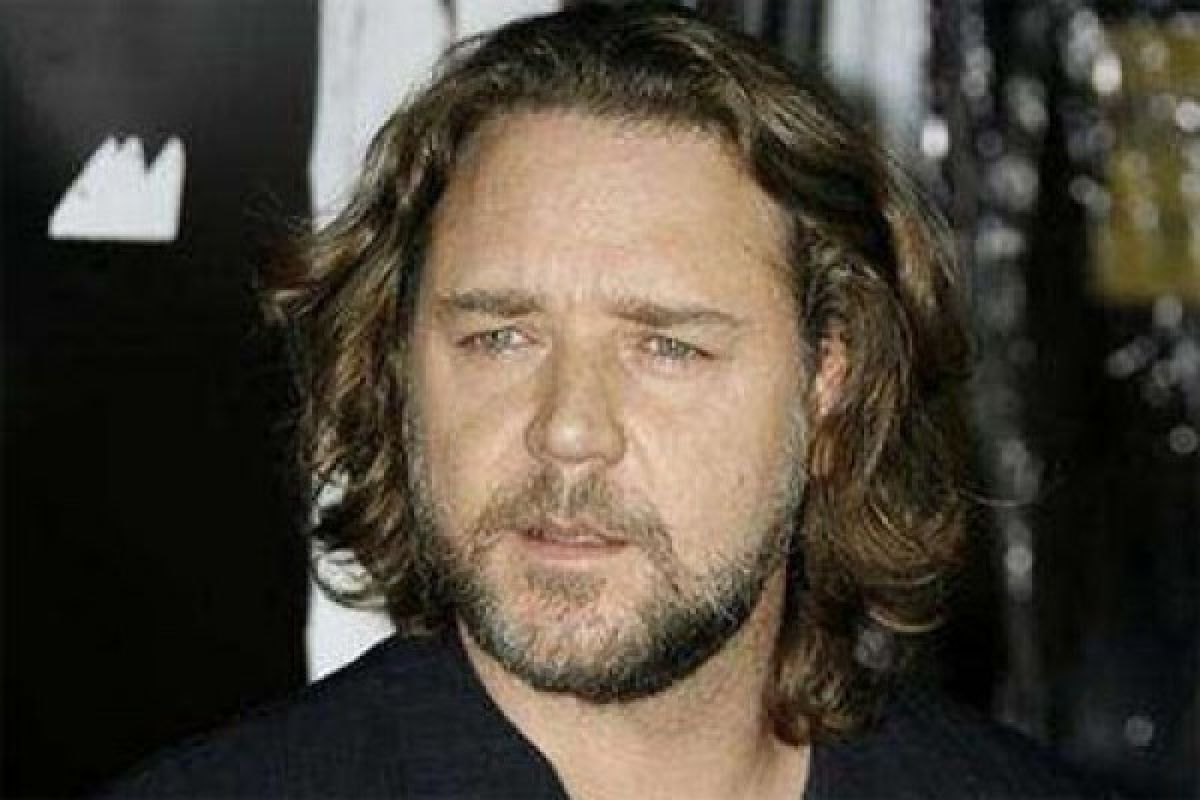 Lelang "perceraian" Russel Crowe jual perangkat film miliaran rupiah