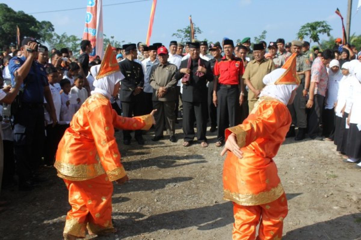 Kepala BNPB Disambut Tradisi Minangkabau