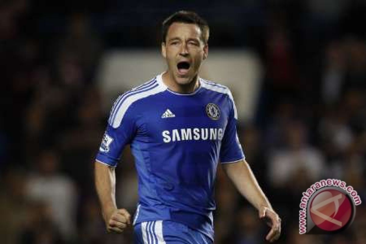 Kapten Chelsea Terry berpeluang kembali saat melawan Wolves