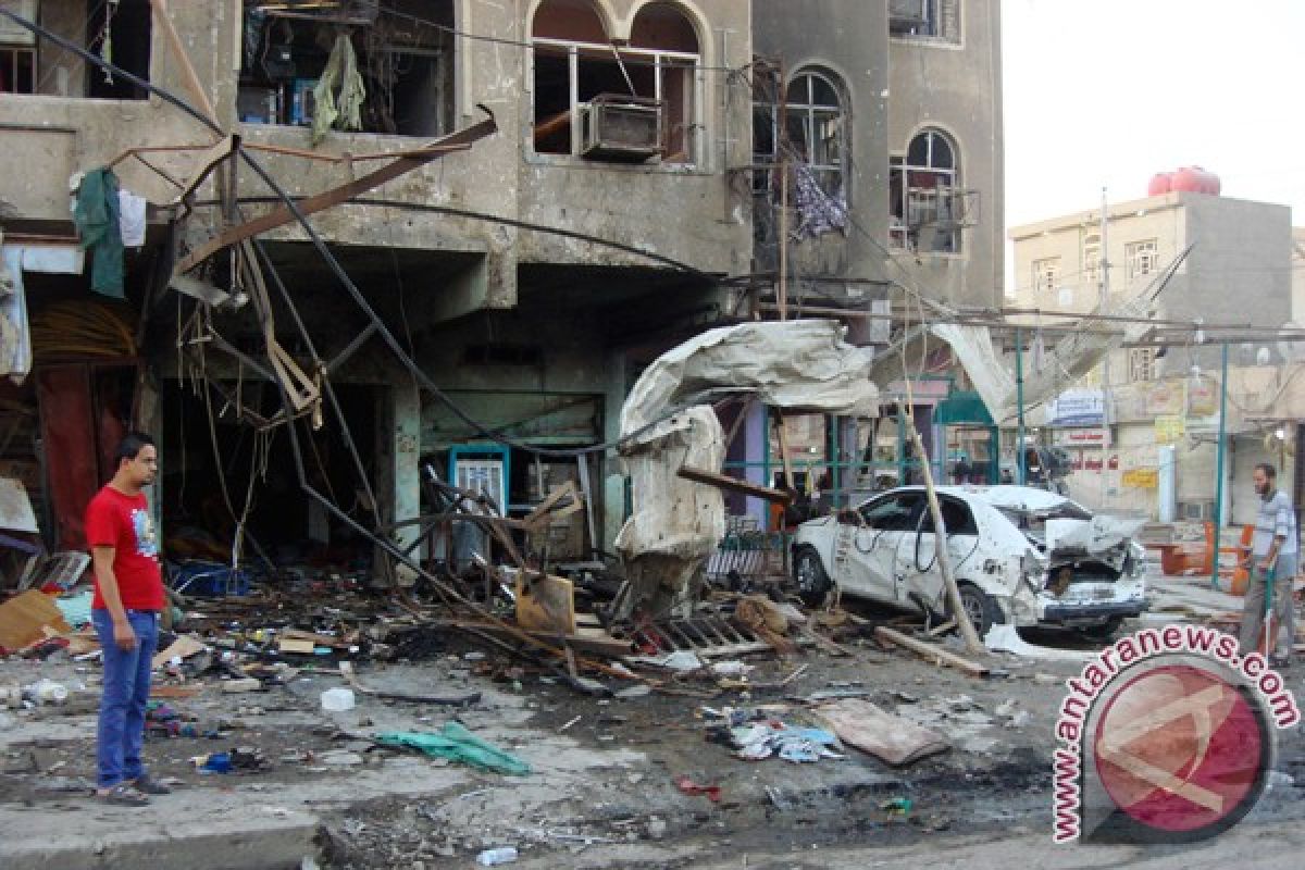 String of Iraq car bomb blasts kill at 17