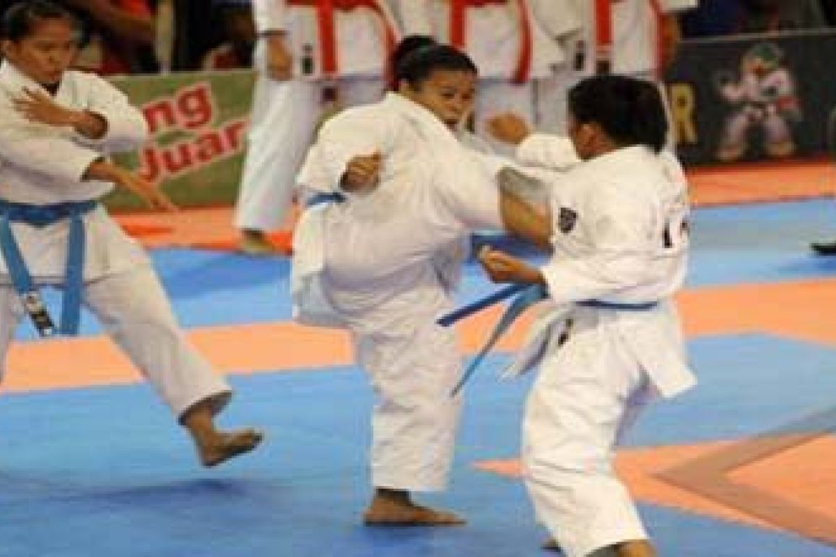 EMAS KARATE PUTRI SULSEL