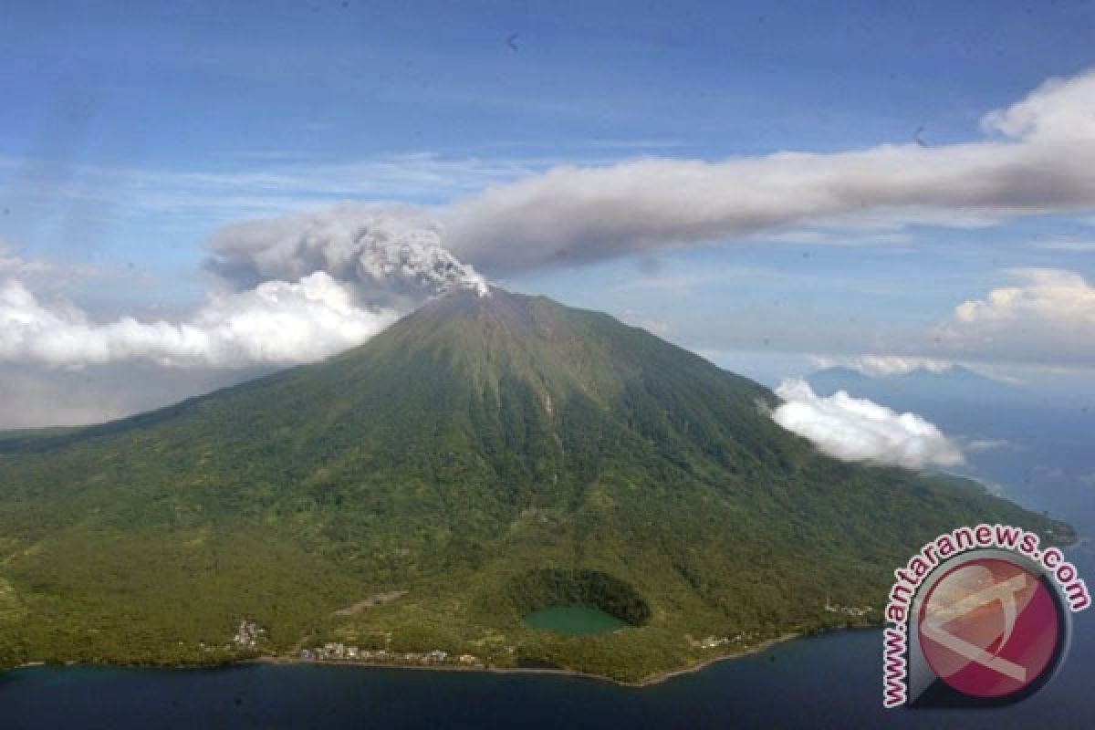 Gunung Gamalama berpotensi semburkan abu vulkanik