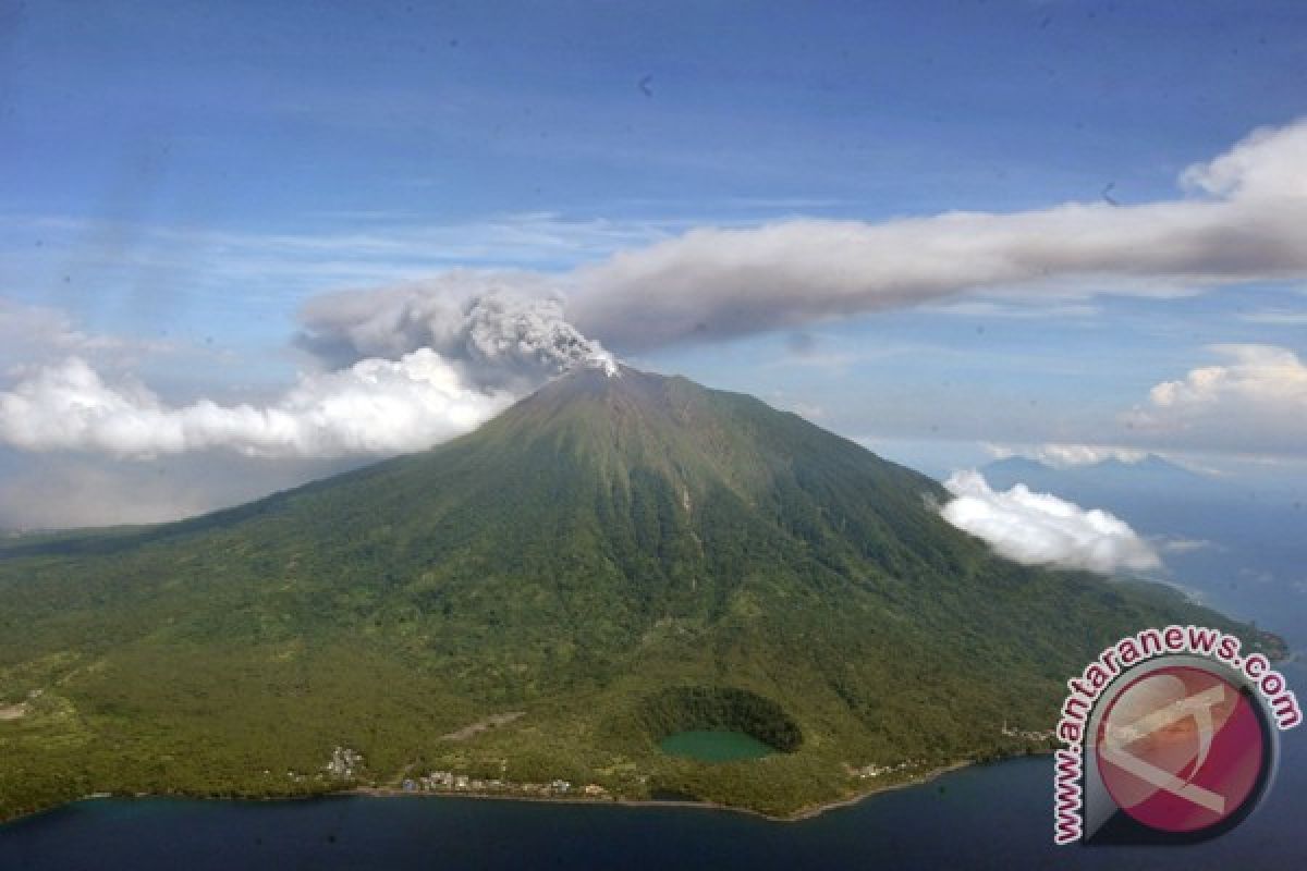 Mt Gamalama erupts