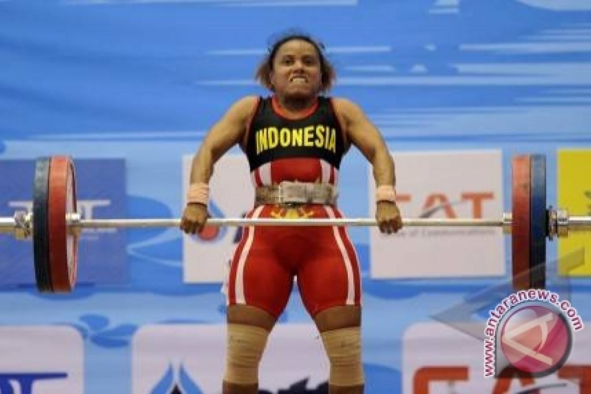 Atlet Angkat Berat Putri Kalbar 84 Kilogram Raih Perak