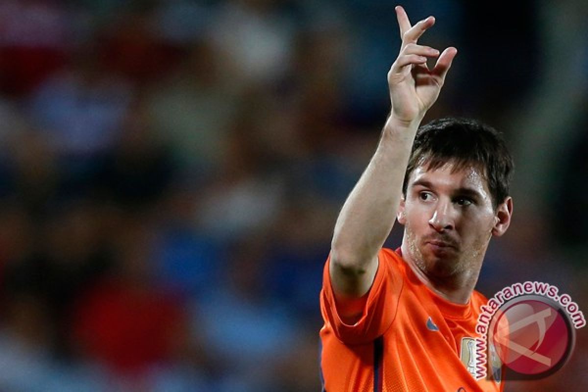 Tiga gol Messi antar Barcelona kalahkan Deportivo
