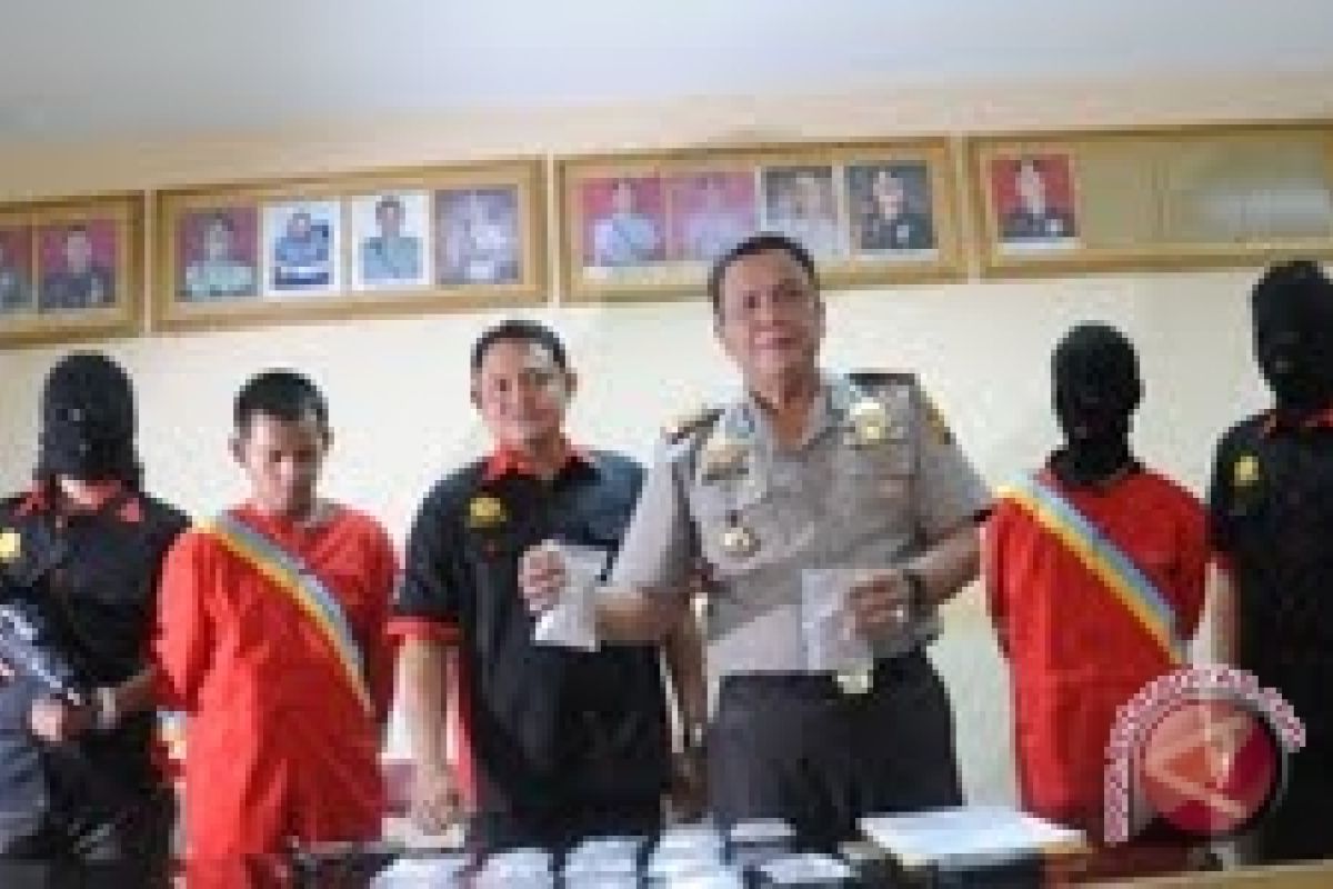 Polisi tangkap tersangka kurir 3000 butir ineks 