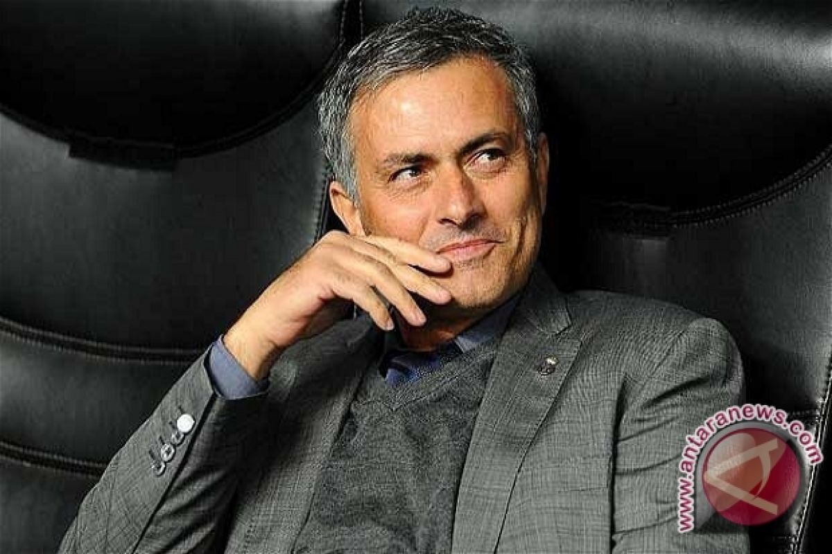 Mourinho ejek Wenger setelah derby London berakhir imbang