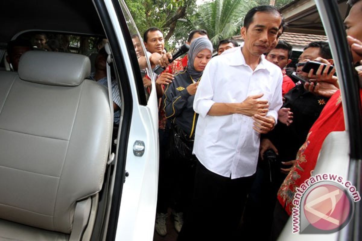 Jokowi mulai gunakan plat nomor resmi B 1 DKI