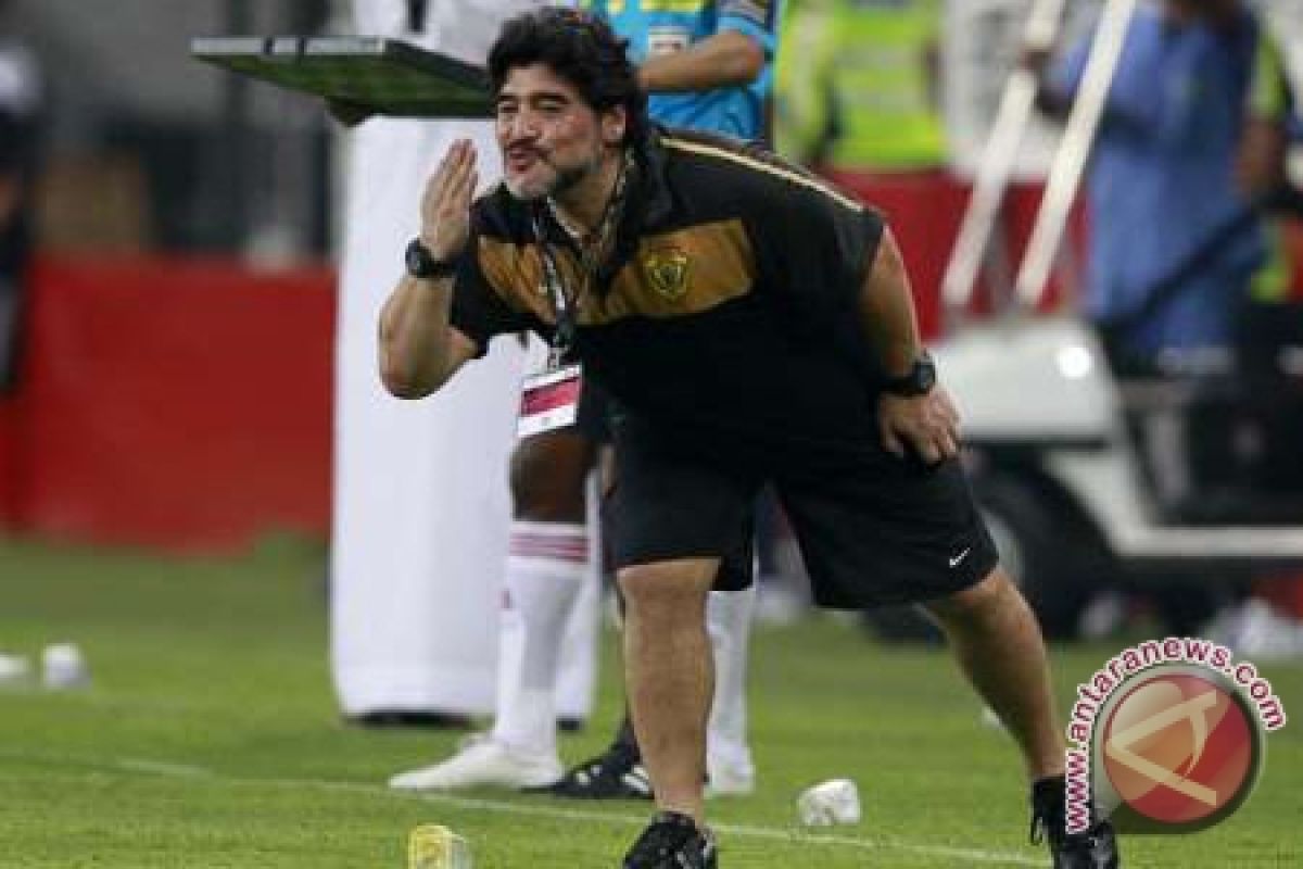 Diego Maradona  pelatih klub Meksiko Dorados