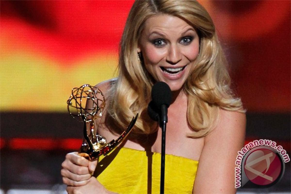 Datangi Golden Globe, Claire Danes titipkan anak