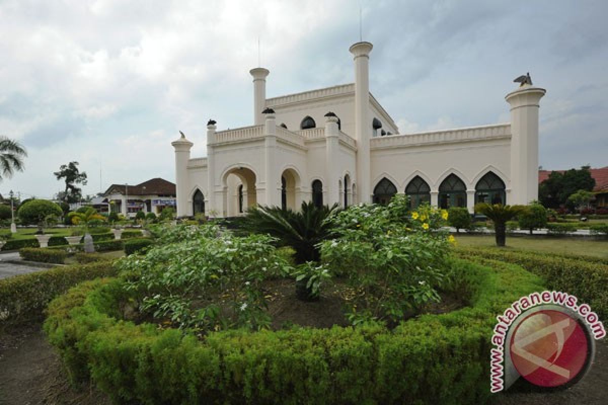 Jokowi diharapkan jadi Presiden RI pertama kunjungi Istana Siak