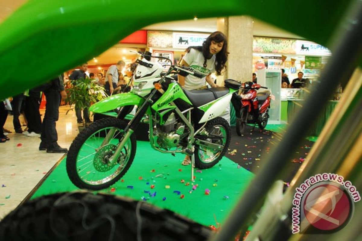 Kawasaki KLX150L masih pakai karburator