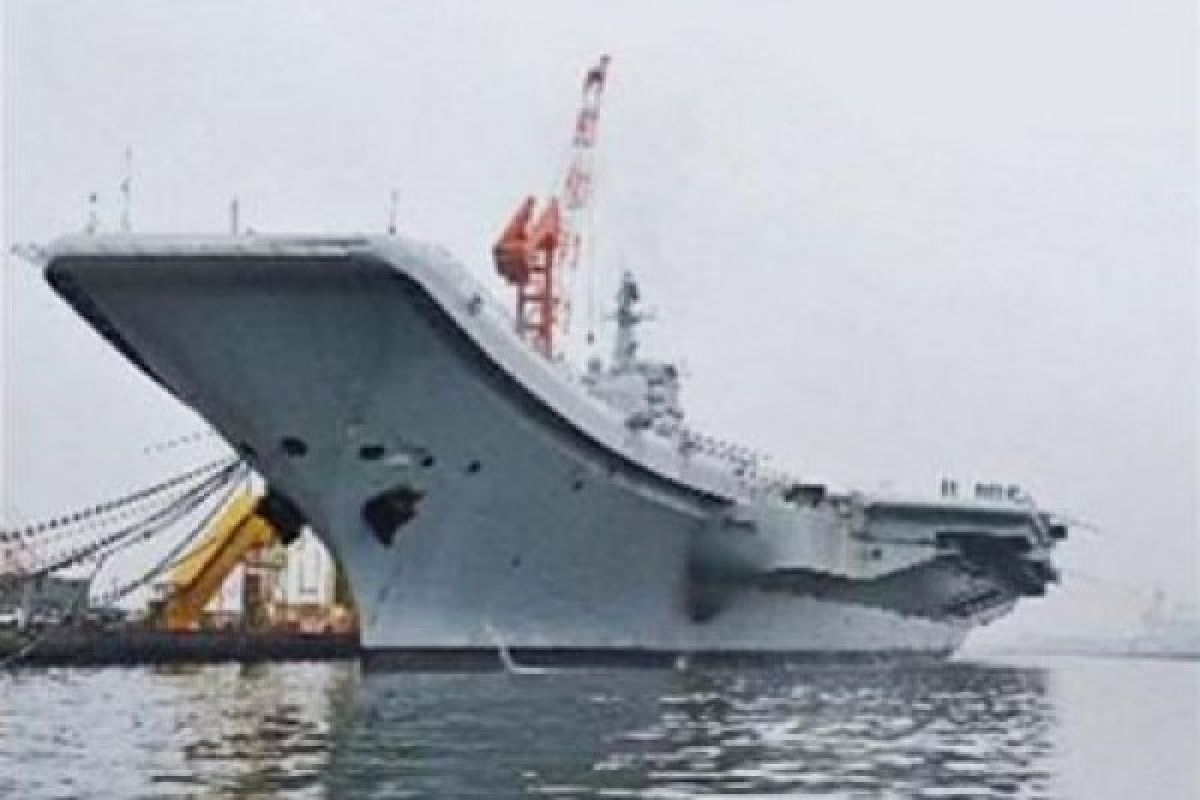 Rusia bisa membangun kapal perang mirip Mistral