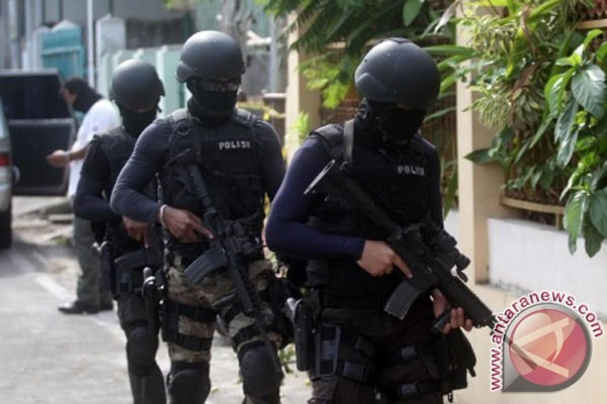 Indonesia intensively hunts down terror suspects in 2012