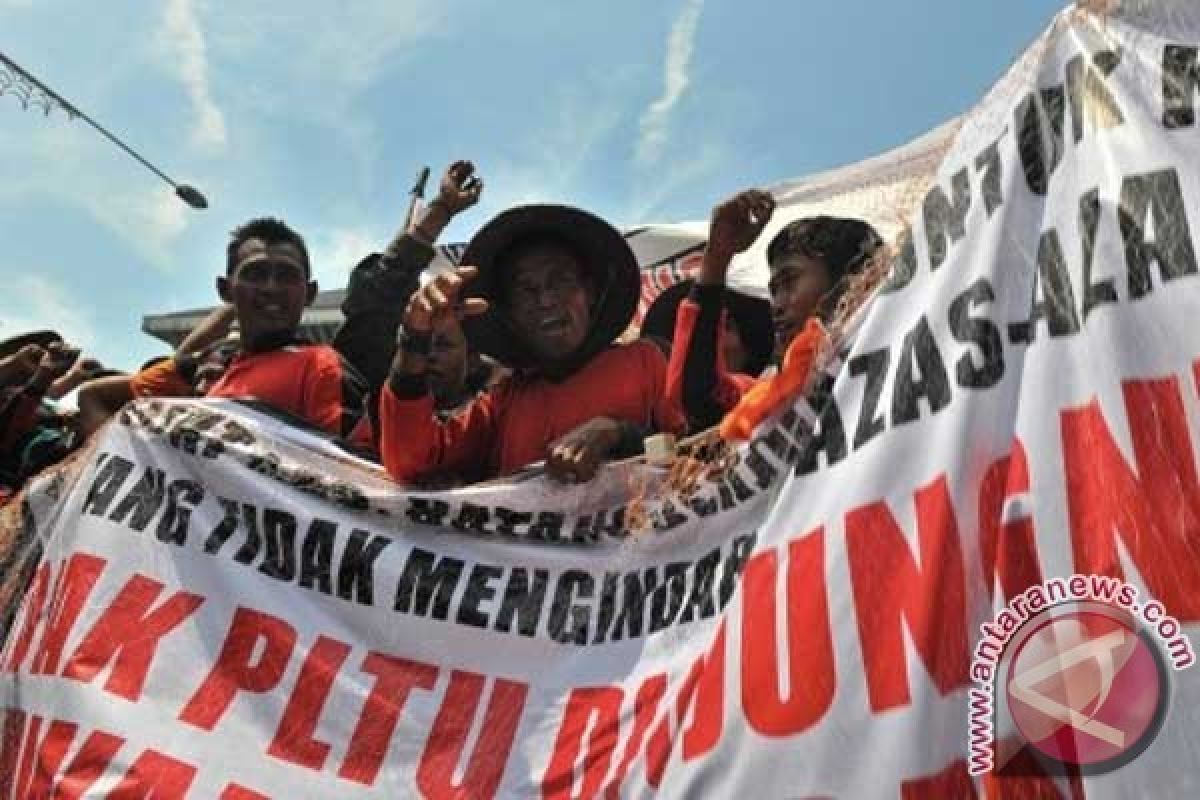 Demo Pekerja PLTU Unit 2 Jateng Ricuh