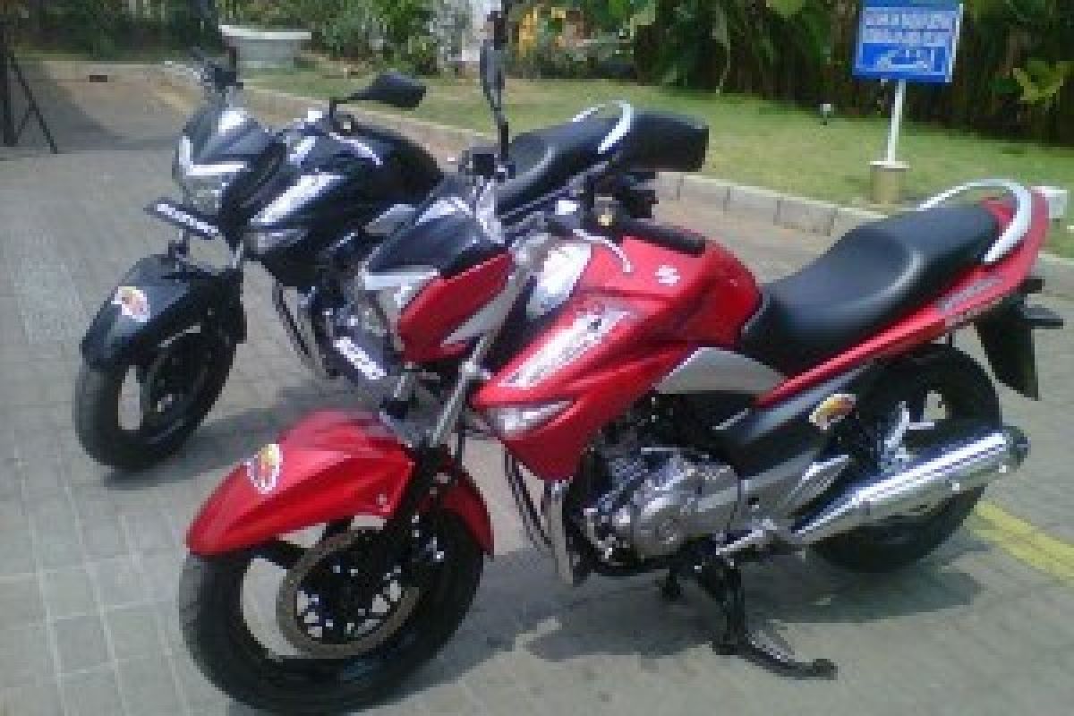 Motor touring store suzuki