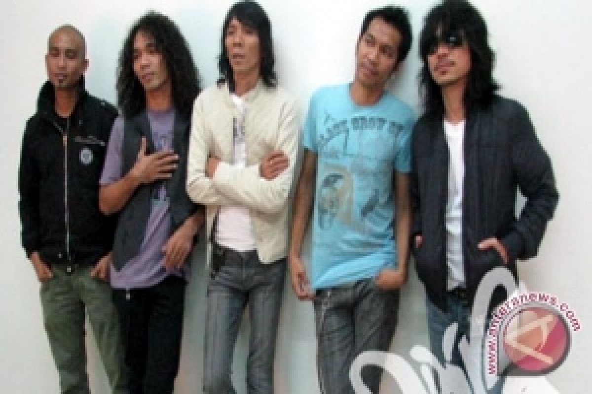 Gunakan Toa, Slank Puaskan Penggemar
