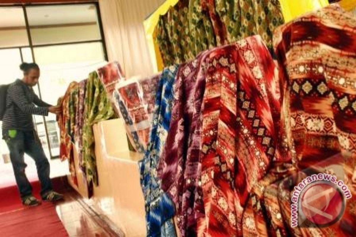 Akademi Mode Italia Gelar Pameran dan Kompetisi Batik