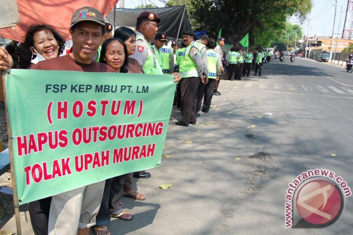 Aliansi Buruh Aceh tuntut kenaikan upah