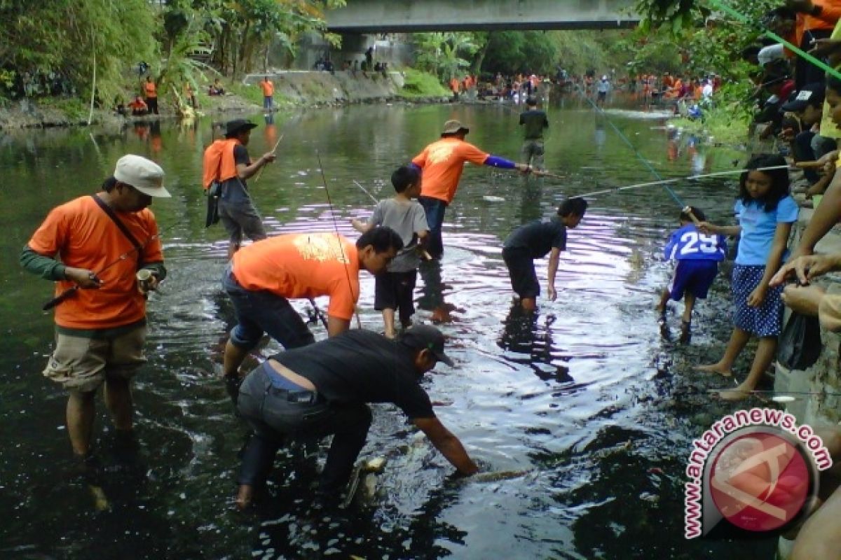 Ribuan warga Bantul meriahkan mancing sejuta ikan