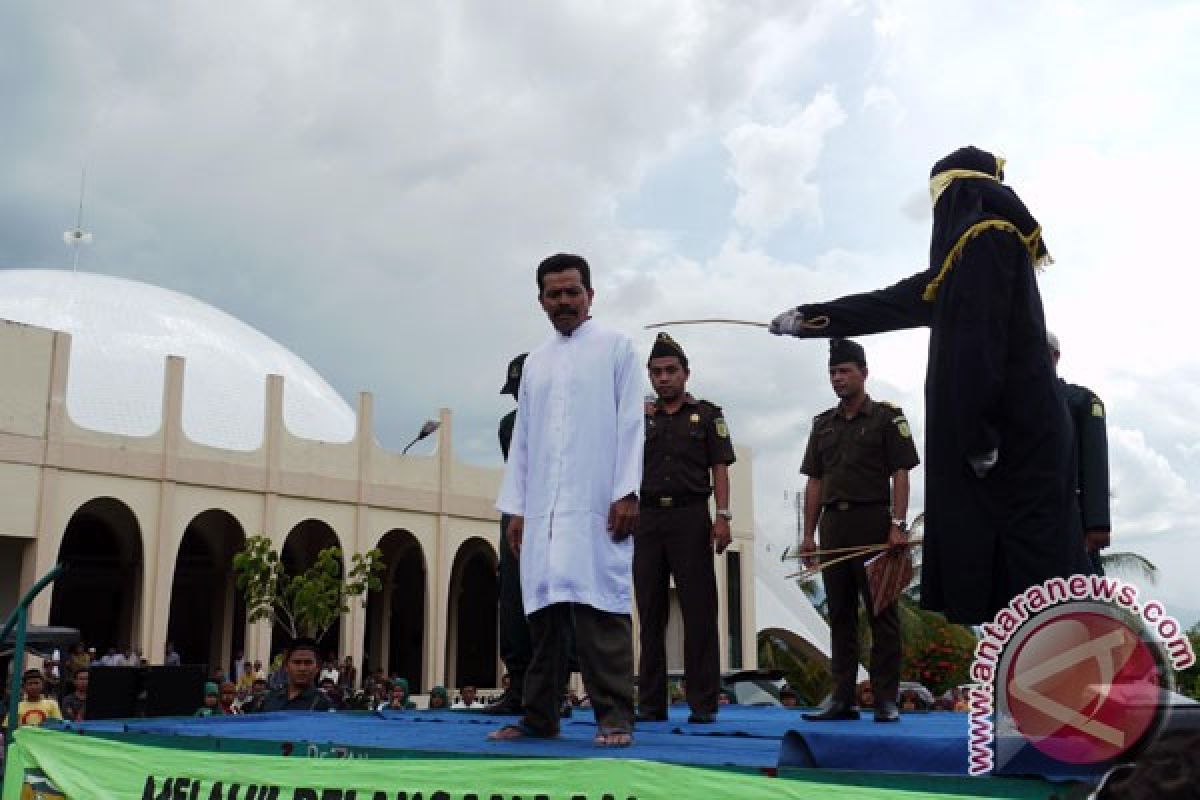 11 pelanggar Syariat Islam dicambuk