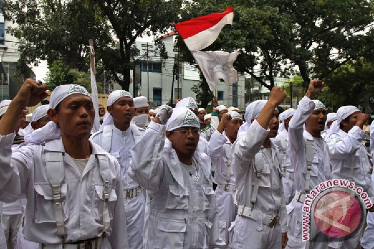 Polisi buru penanggung jawab aksi unjuk rasa FPI