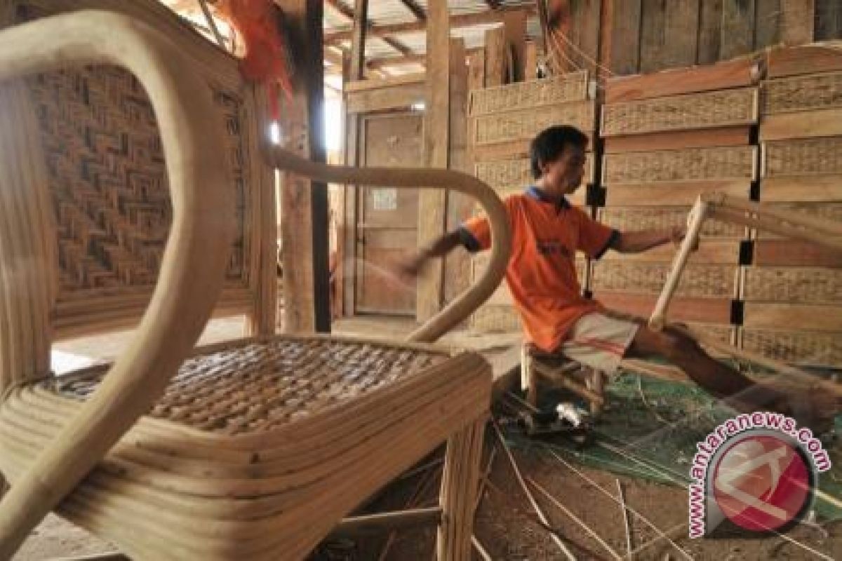 Pengusaha Rotan Jual Produk