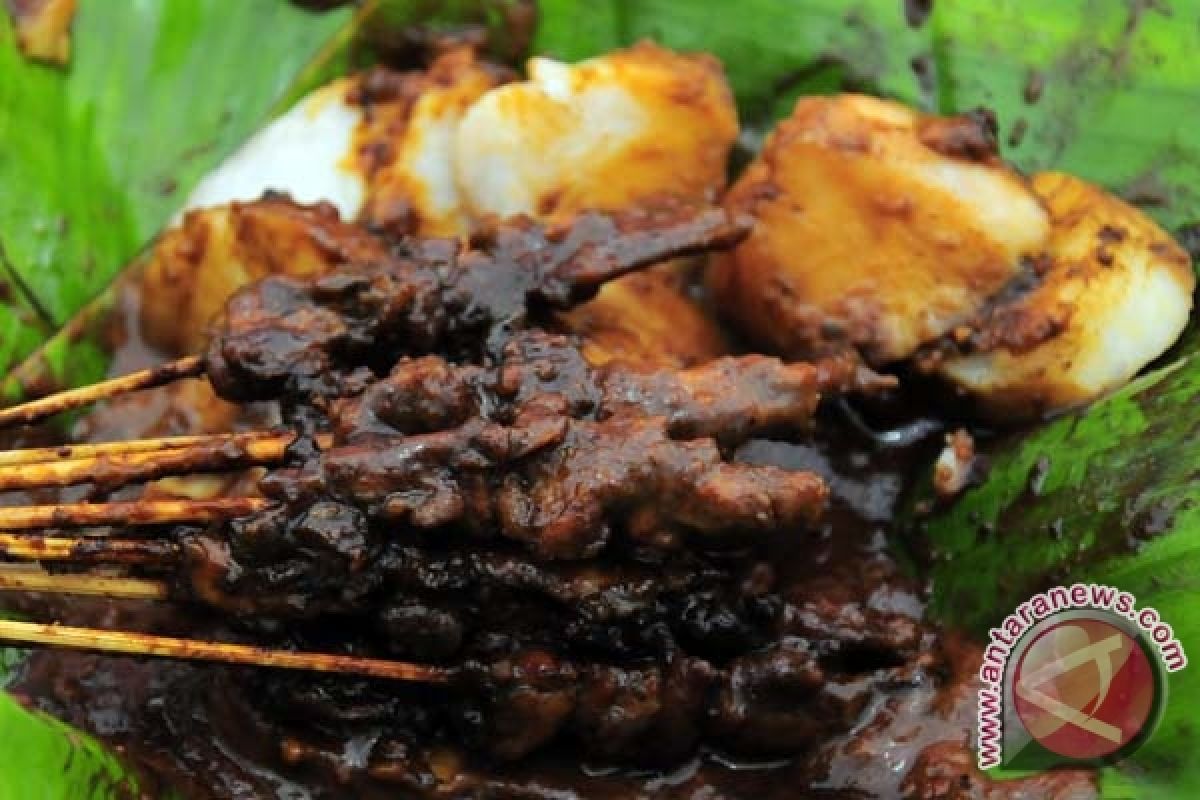 Pesta sate semarakkan Idul Adha di Palembang