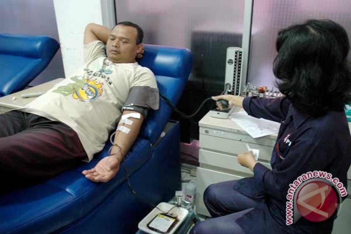 SCTV gelar donor darah di Masjid Gedhe