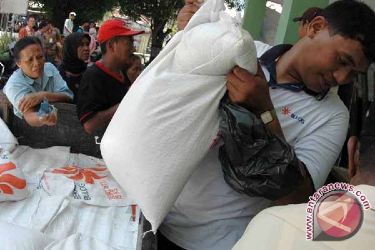 Disperindagkop Bantul lakukan operasi pasar beras 