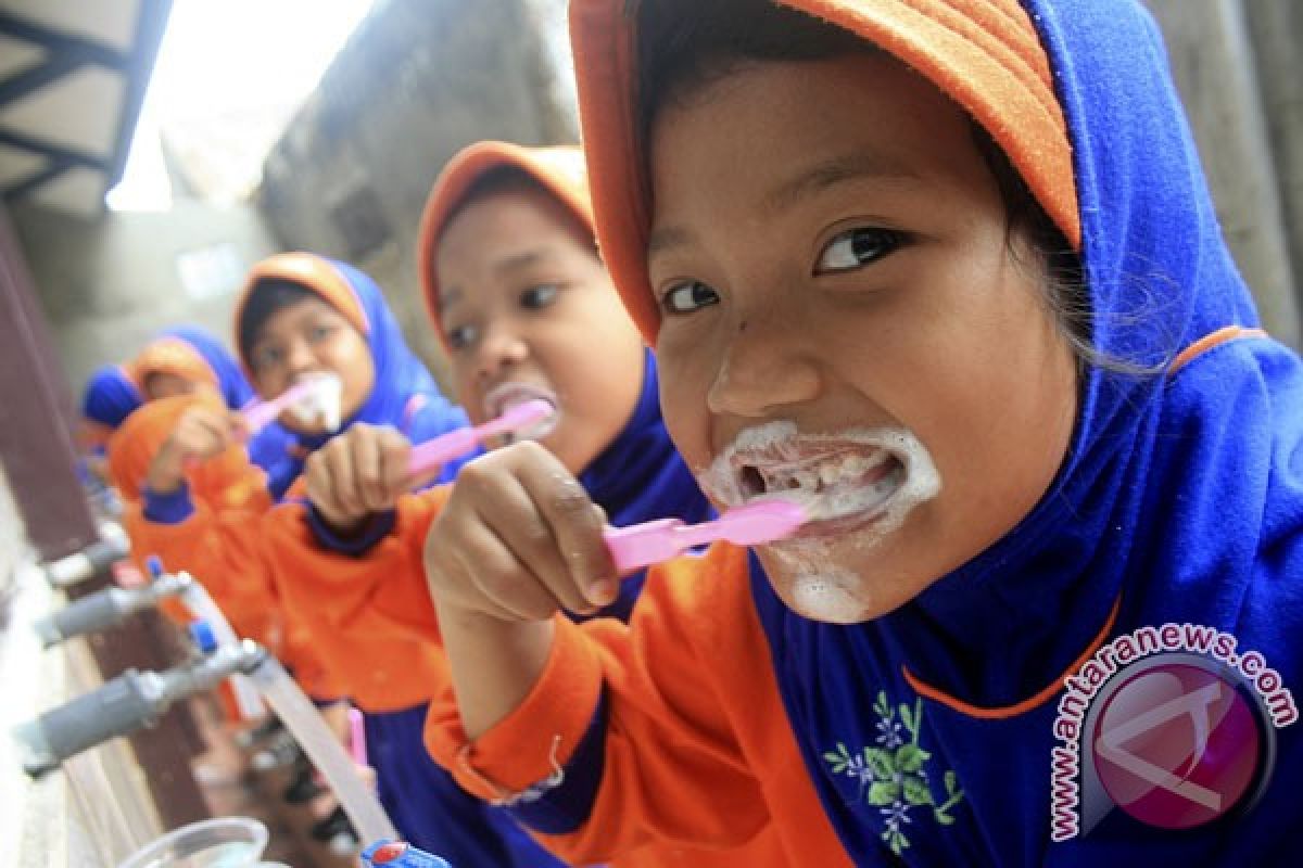 Selain gigi, lidah juga harus dibersihkan