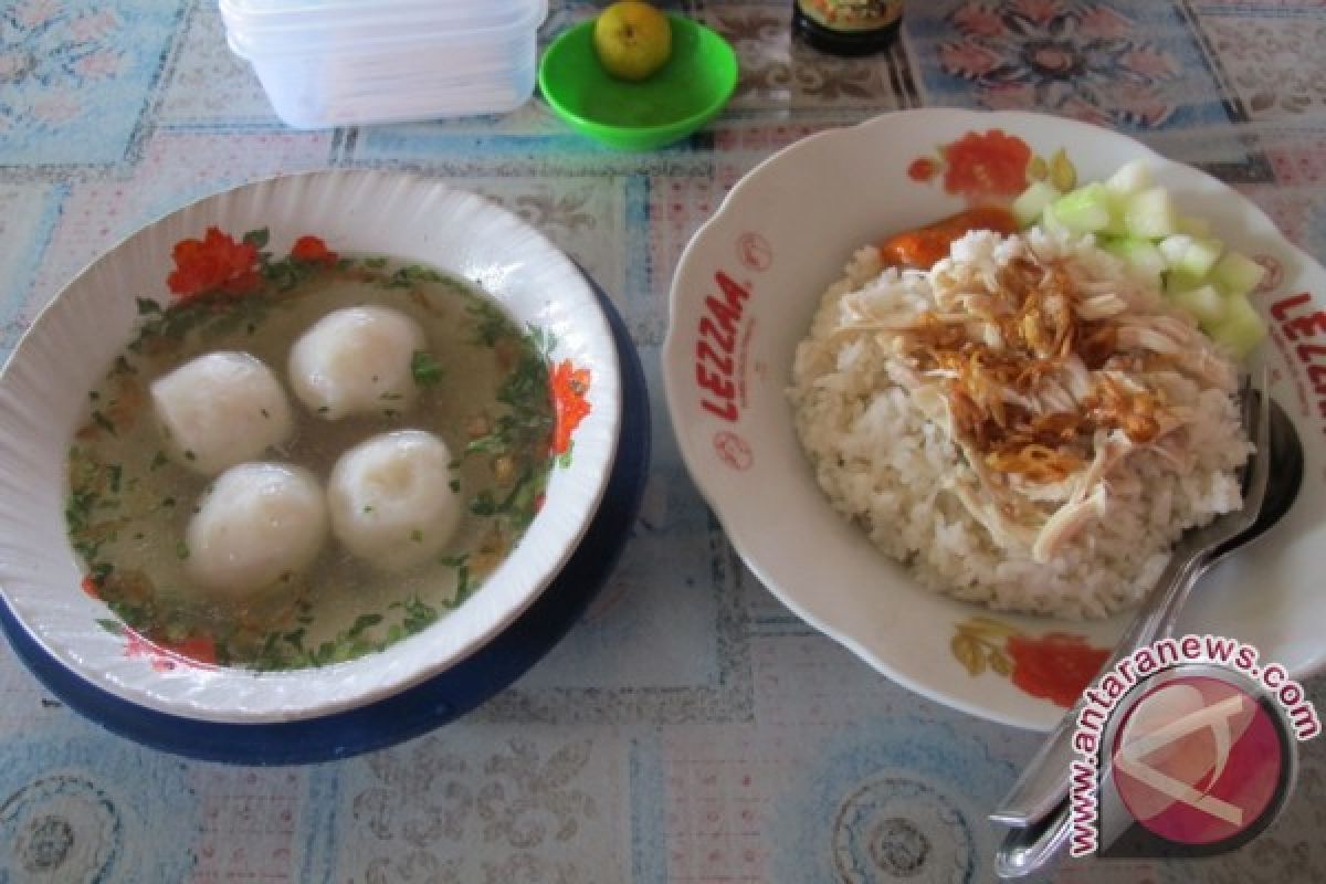 Pedagang bakso keluhkan isu daging babi