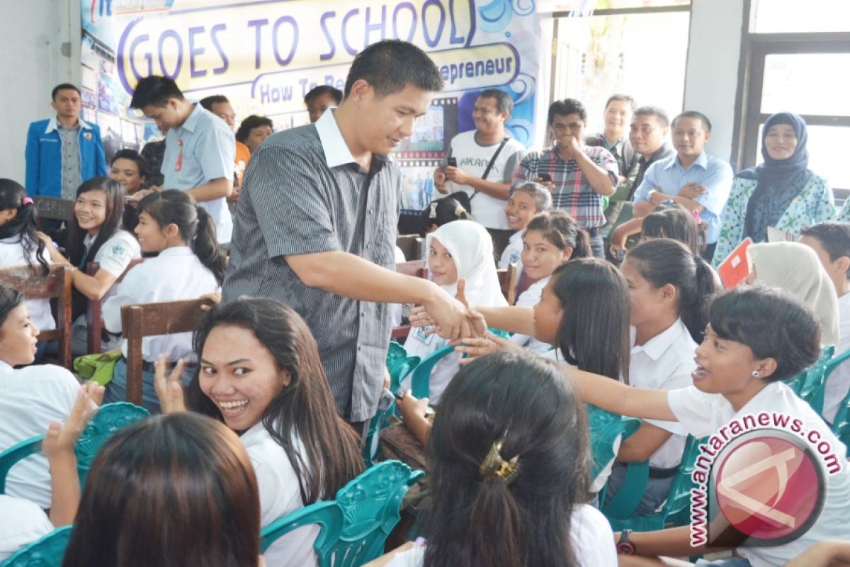 Dispora-KNPI lakukan gelar goes to school