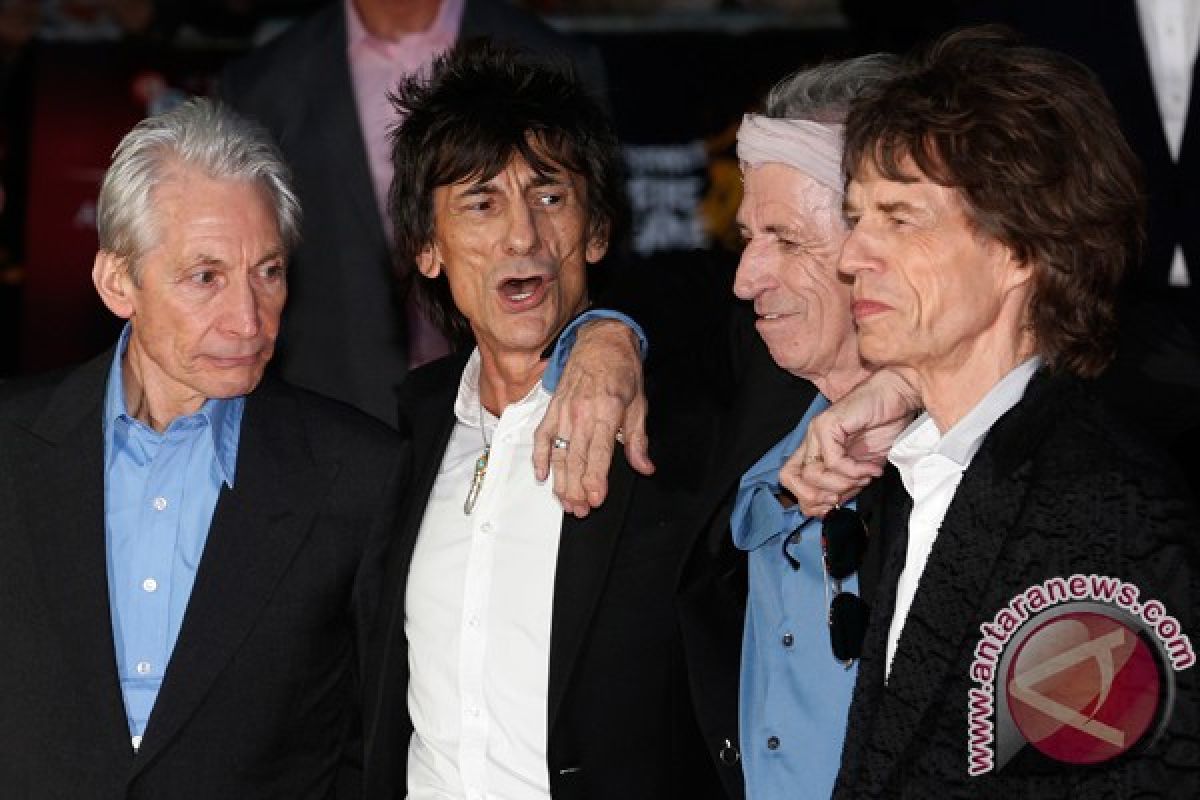 Jelang Natal, gitaris Rolling Stones menikah lagi
