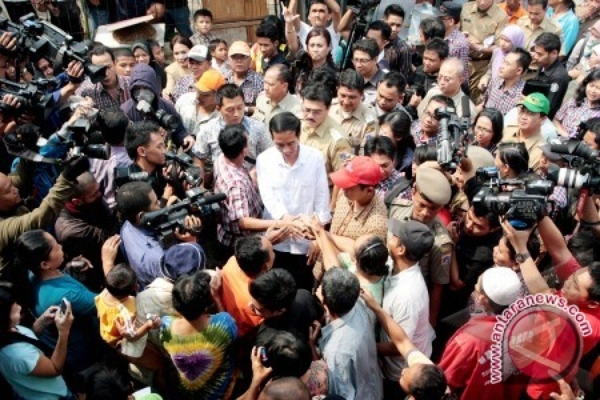 Jokowi kunjungi warga di tanah sengketa