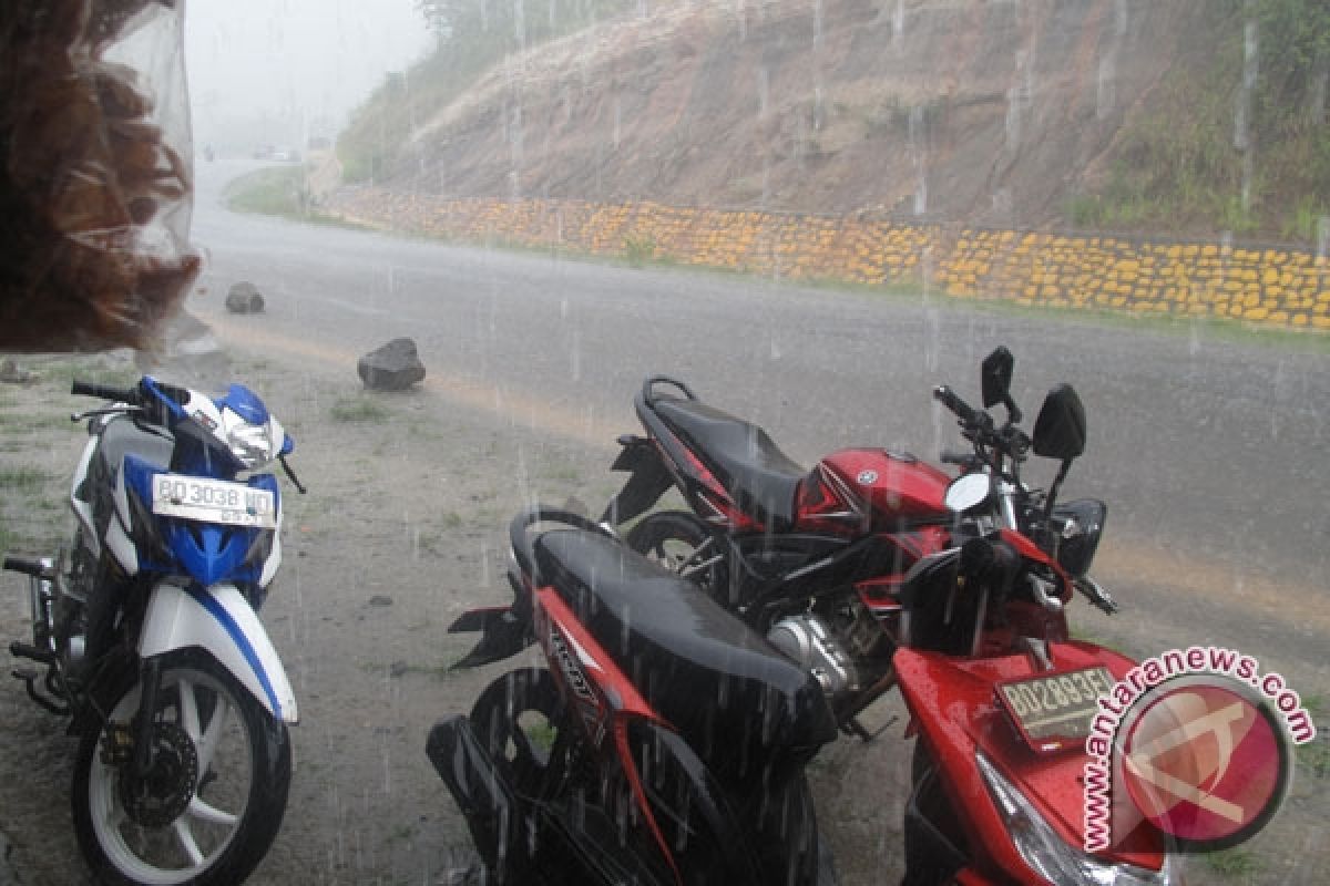 Hujan deras guyur kabupaten Rejanglebong