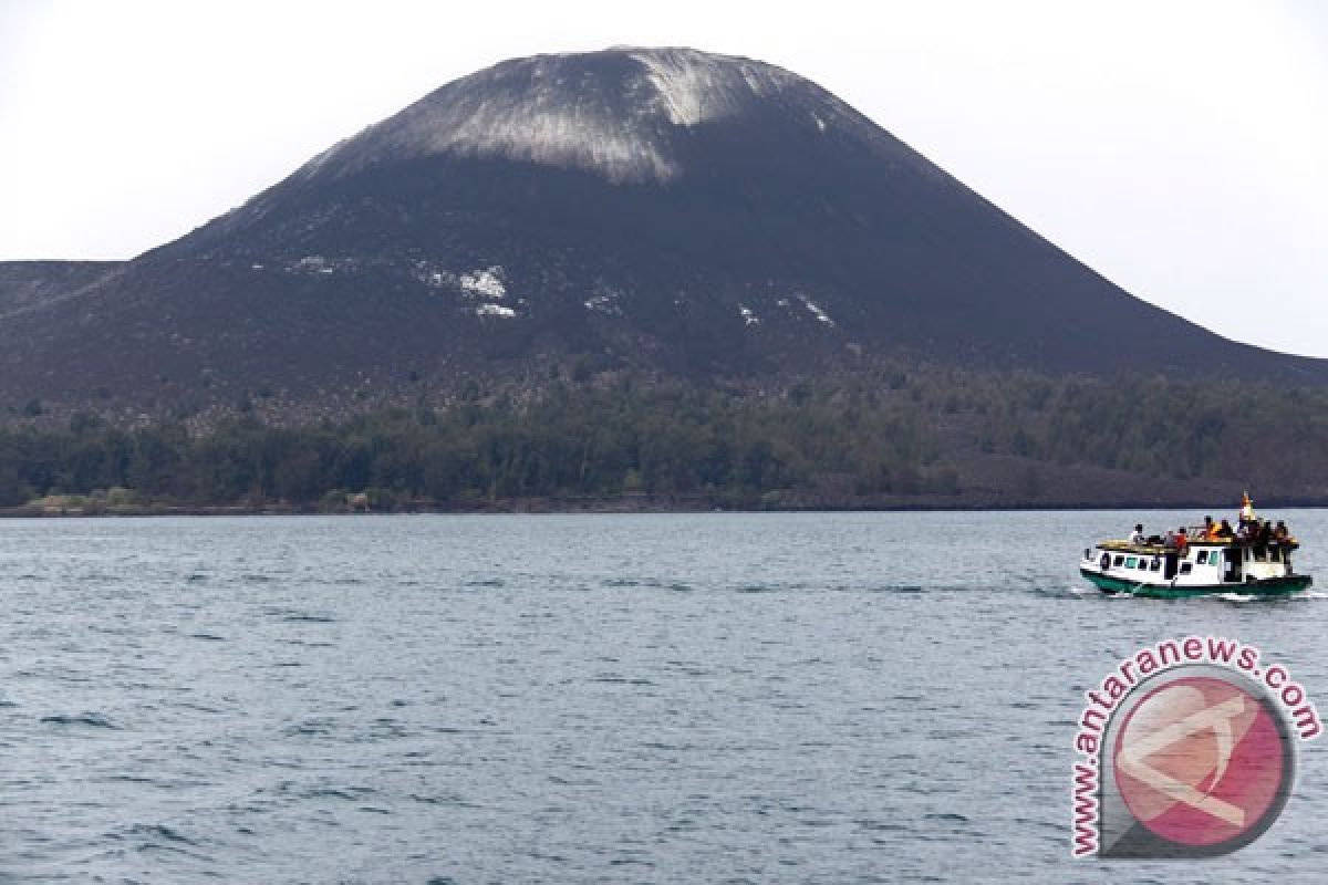 Gelombang di Selat Sunda hampir tiga meter