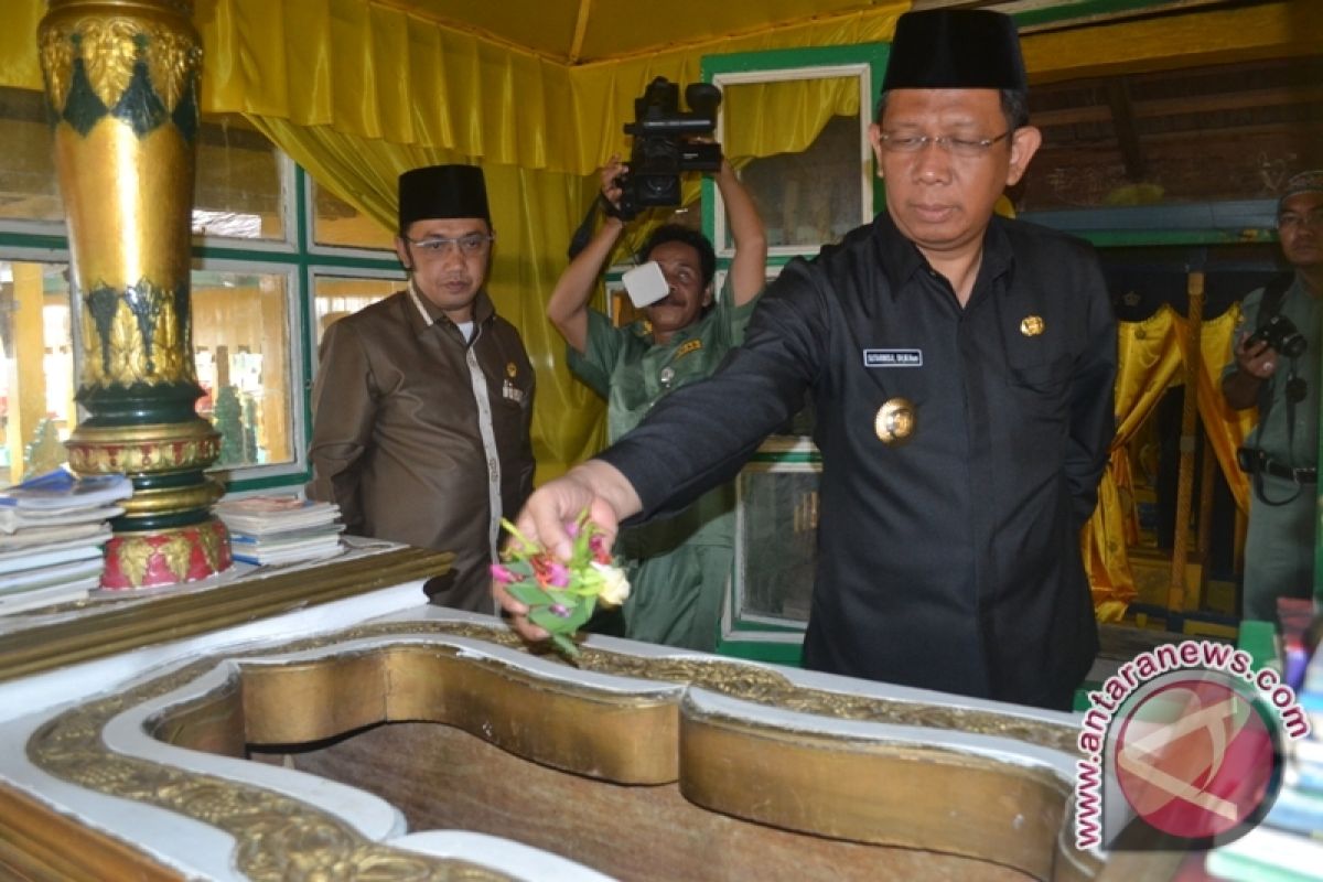 Ziarah Makam Sultan Warnai Hari Jadi Pontianak  