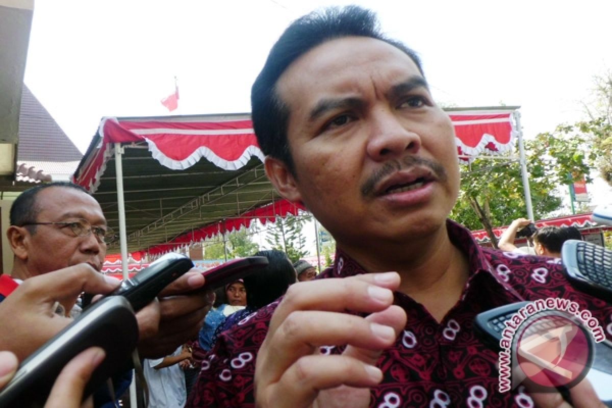 Bupati Hasto panggil investor pasir besi JMI