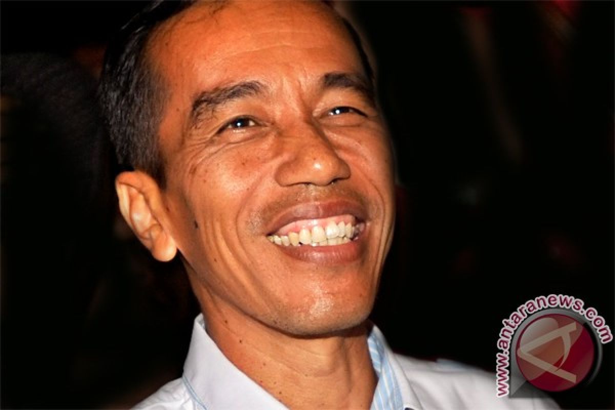 Jokowi main bulutangkis bareng Taufik Hidayat