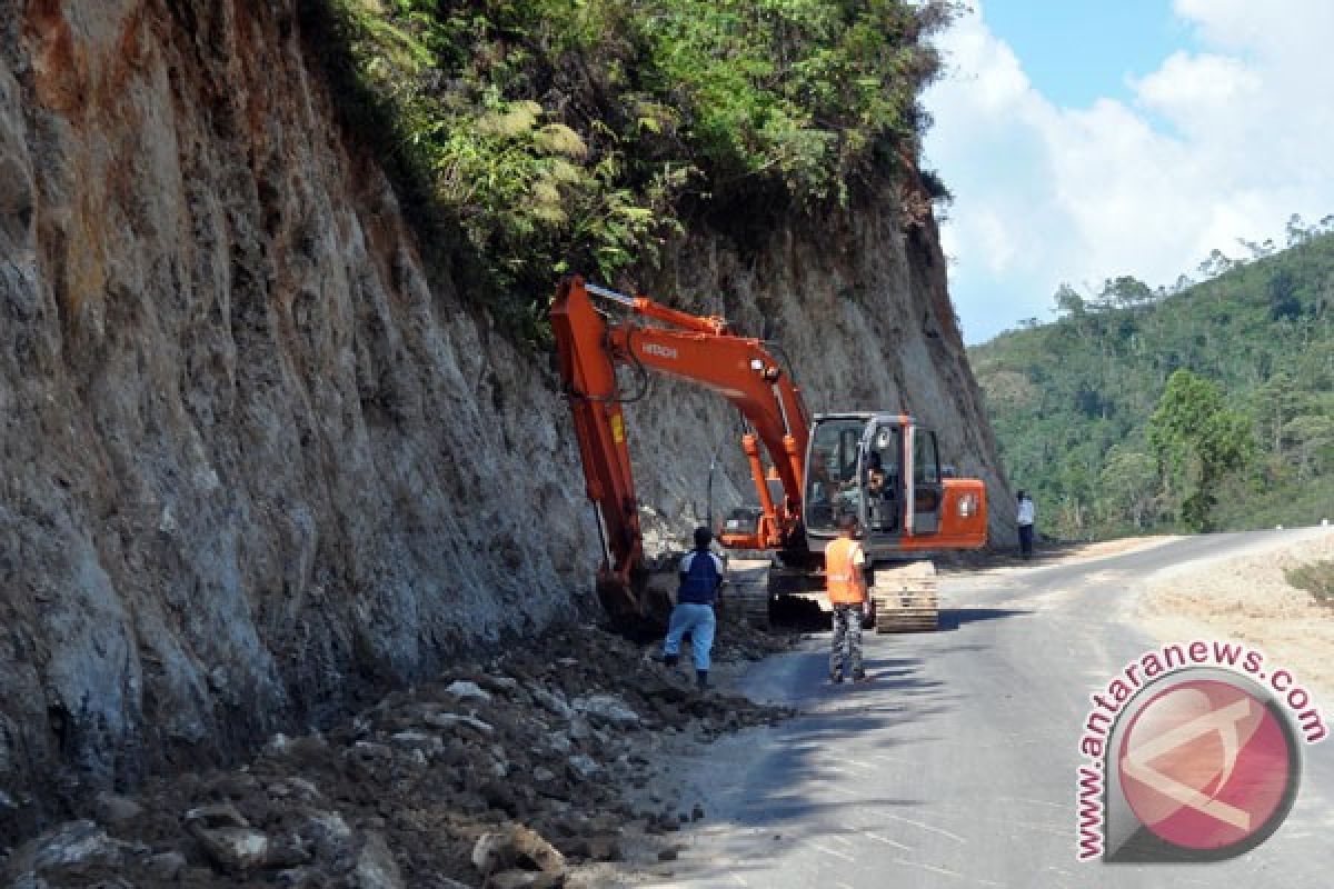 Pulihkan jalur trans utara Flores, dialokasikan anggaran Rp300 juta
