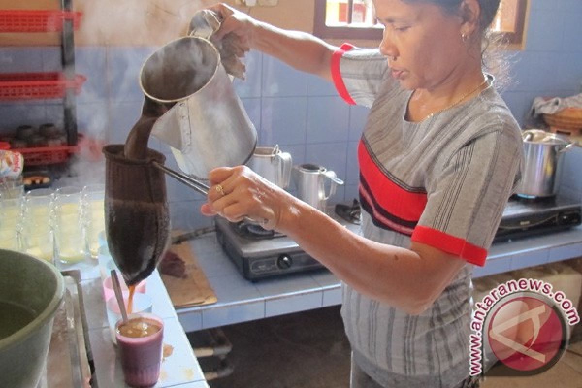 "Pelarian dalam kegembiraan" di warung kopi Manggar