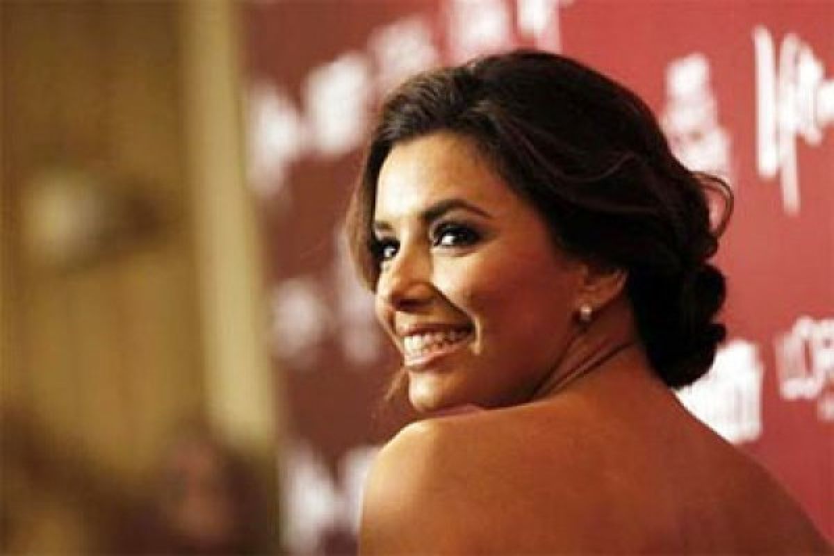 Eva Longoria nantikan buah hati