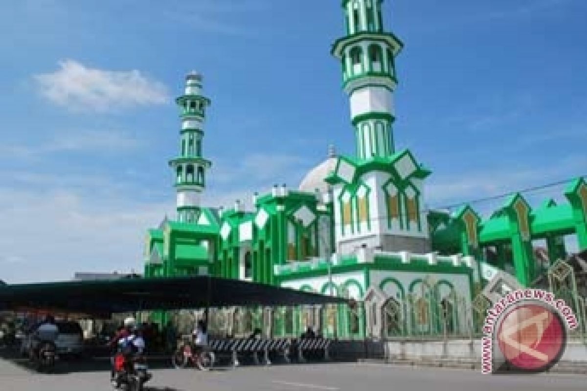 Pengurus Masjid Singkawang Dilatih Sembelih Hewan Kurban 